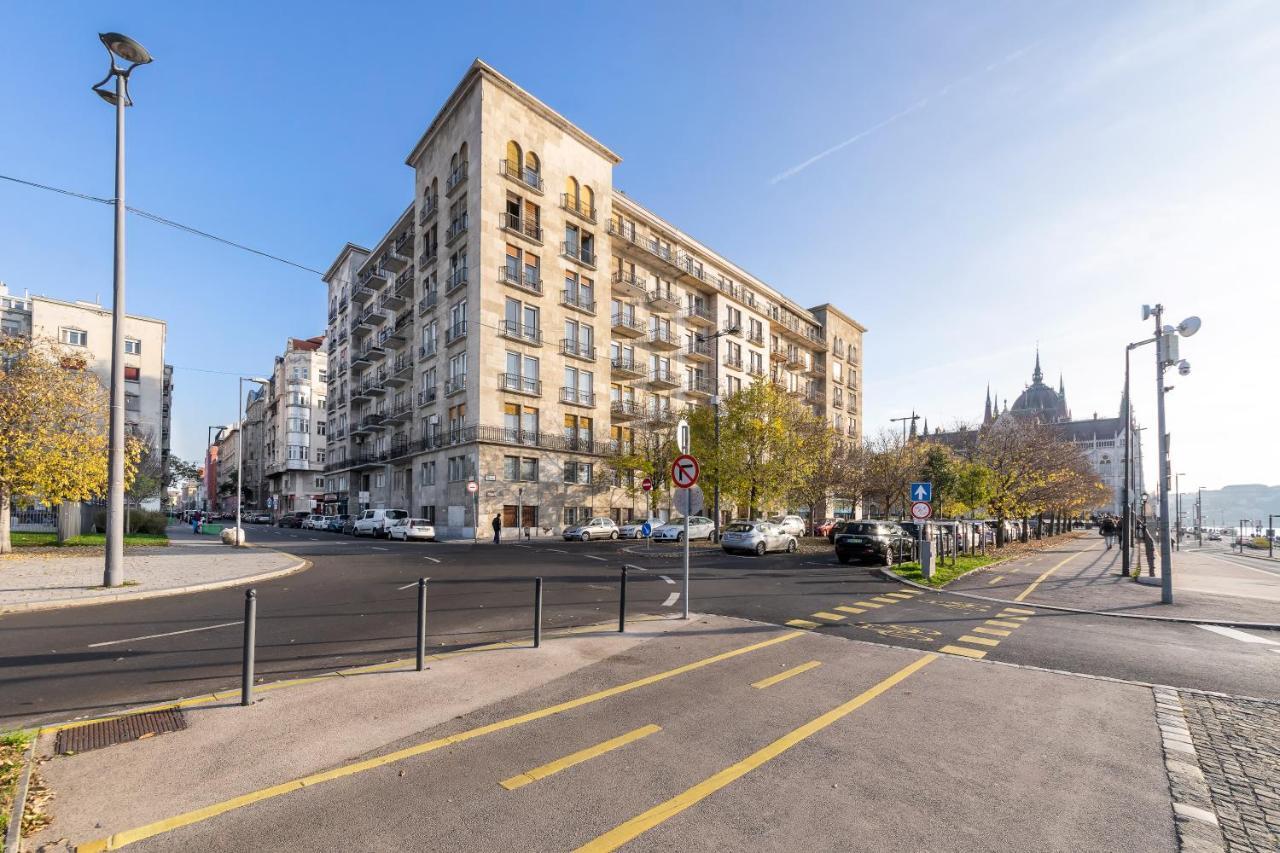 Riverbank Apartment At Parliament Budapest Exterior photo